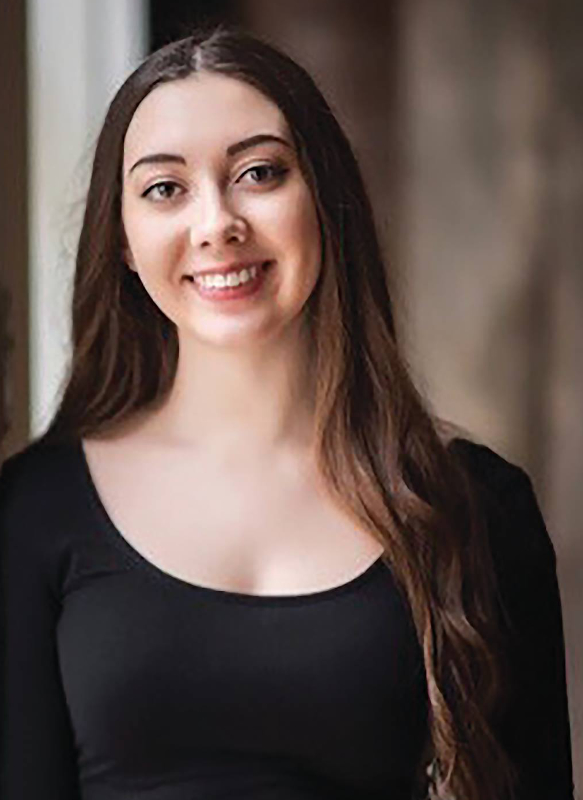 Jade cropped 38902806_10155985442577739_733422277755928576_o